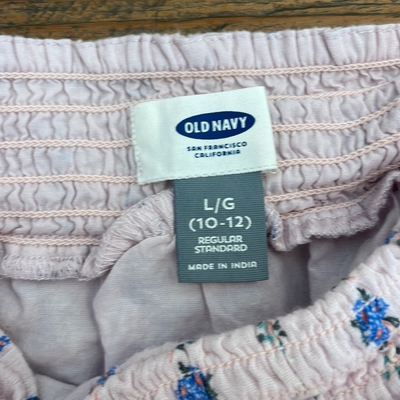 Girls skirt / size L 10-12 / light pink color Doesn’t pick up correctly in photo - Picture 2 of 3